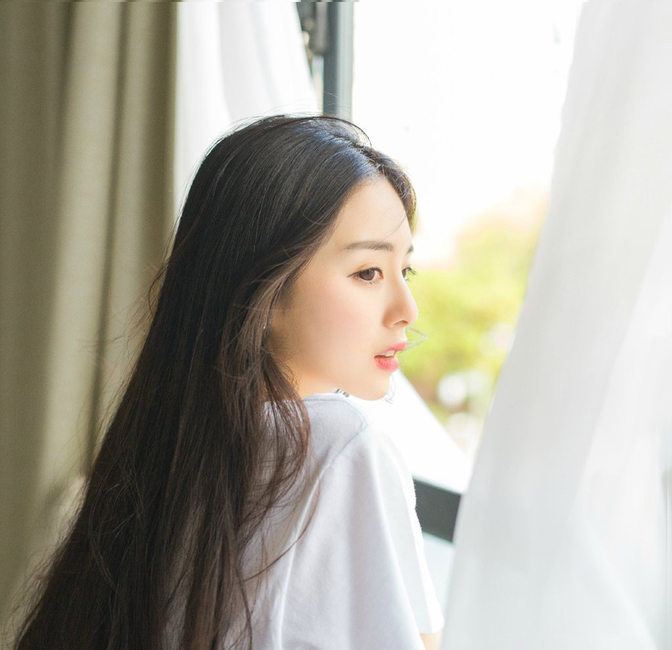 假话如同台词，常常是背熟了再说；真话如同咳嗽，多数是在压抑不住的时候喷涌而出。